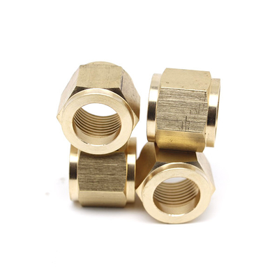Tamaño modificado para requisitos particulares que muele los tornillos/los pernos/las nueces de cobre amarillo de las piezas del CNC